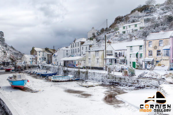 Snow On Polperro Fish Quay 511